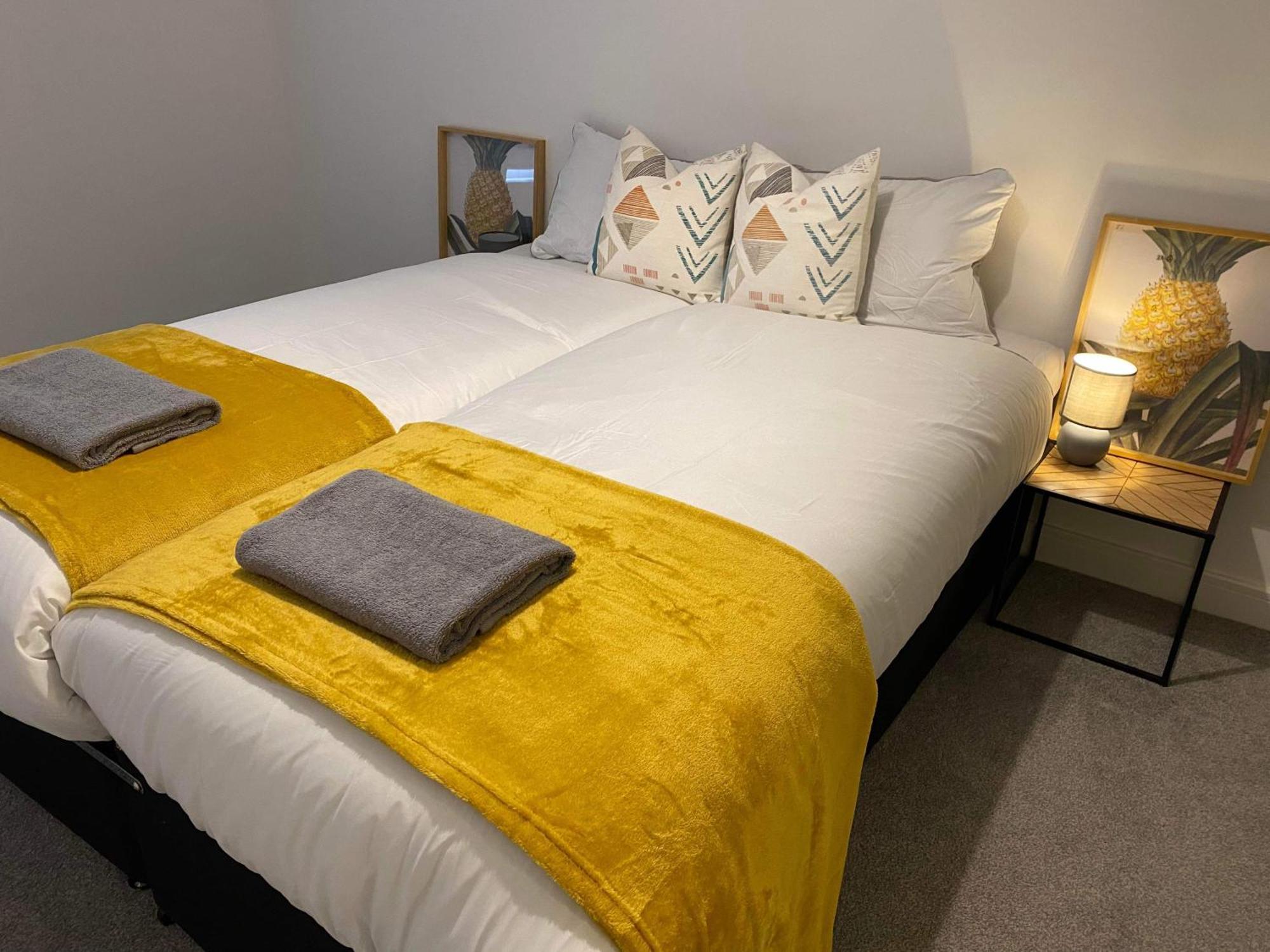 Crawley 2Bed Apartament Close To Gatwick Airport Copthorne  Exterior foto